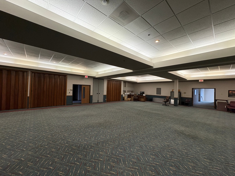 1515 N Sanborn Blvd, Mitchell, SD 57301 - Unit 3 -  - Interior Photo - Image 2 of 2