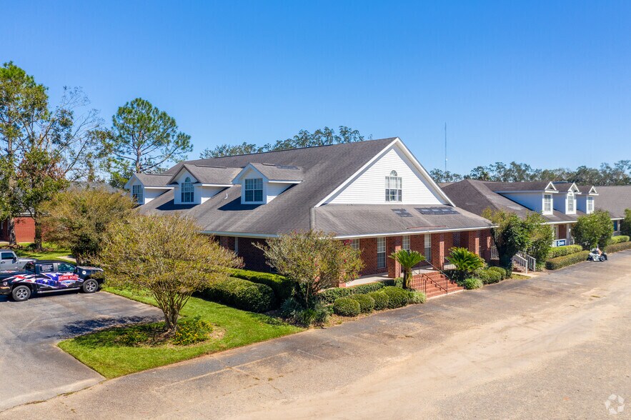 150 W Section Ave, Foley, AL for lease - Primary Photo - Image 1 of 5