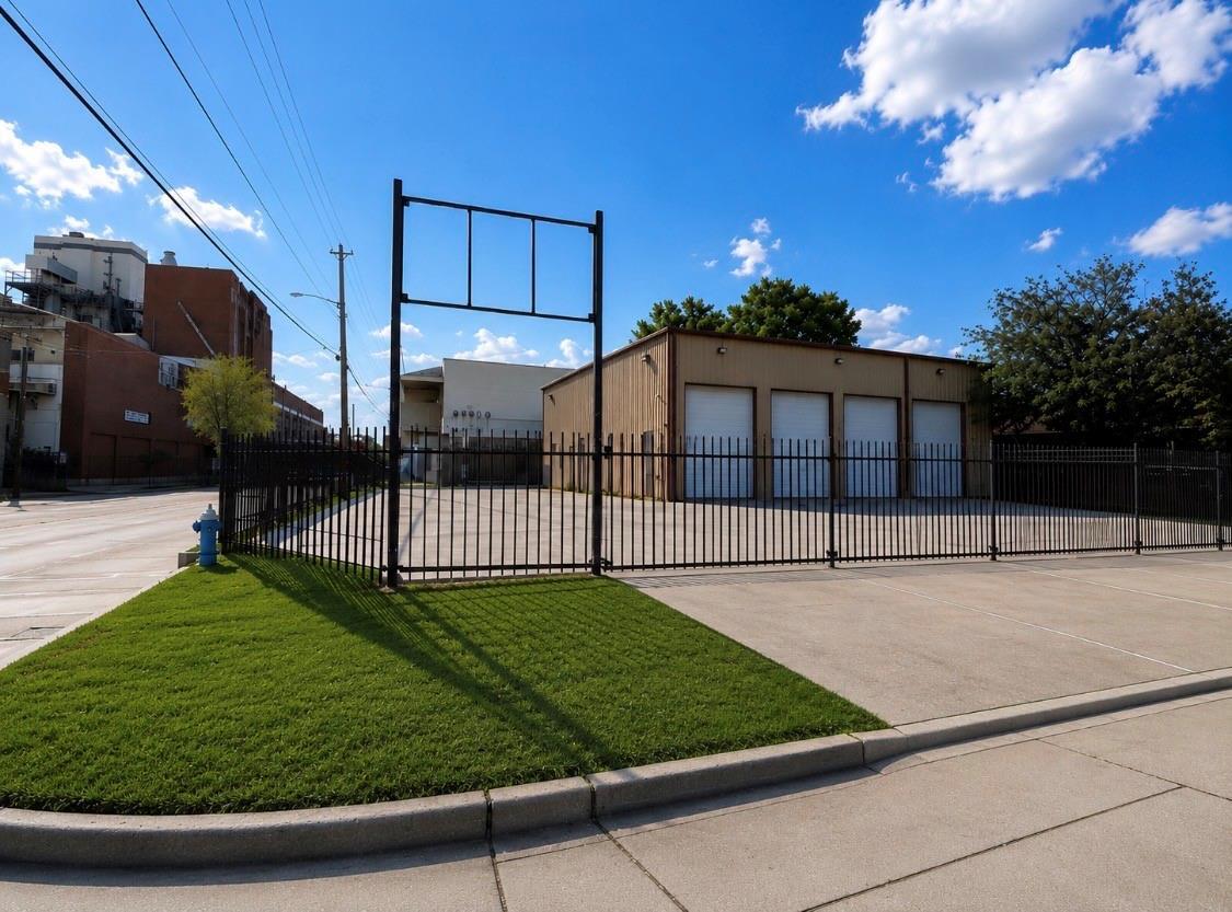 3919 Harrisburg Blvd, Houston, TX for lease Building Photo- Image 1 of 9