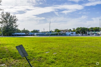 7925 NW 13th Ct, Miami, FL for lease Building Photo- Image 2 of 16