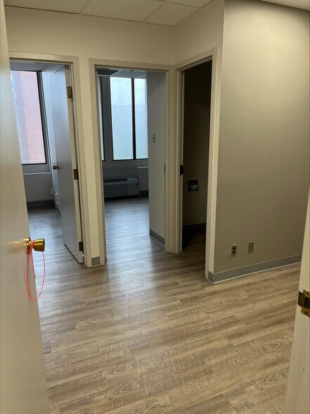 25 Charlton Ave E, Hamilton, ON à louer - Photo intérieure - Image 3 de 7