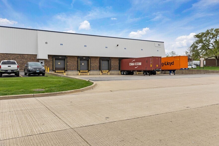 794-854 Golf Ln, Bensenville, IL à louer - Photo du bâtiment - Image 3 de 3