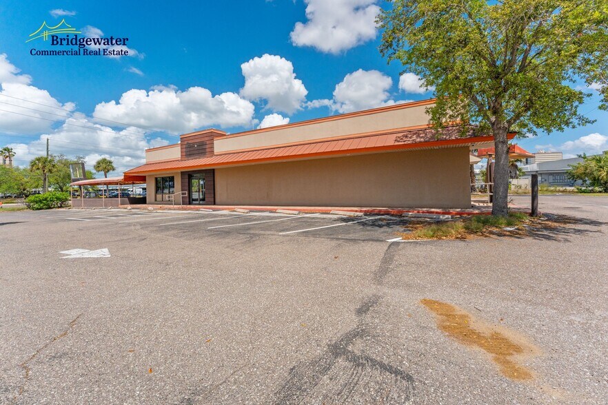 1200 Pasadena Ave S, South Pasadena, FL à vendre - Photo du bâtiment - Image 3 de 25