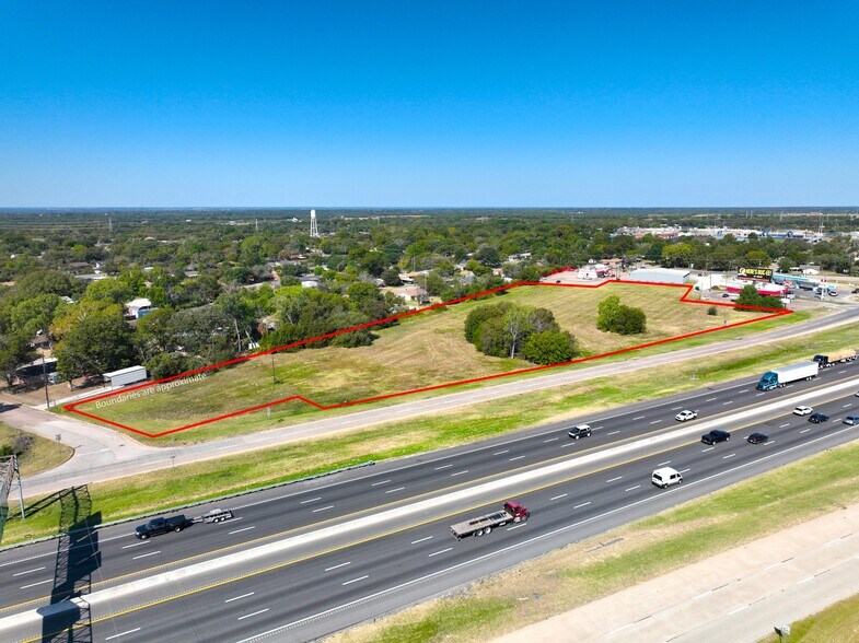 SWC Interstate Highway 35E & East Crestview Drive, Lacy-Lakeview, TX à vendre - Photo du bâtiment - Image 3 de 24