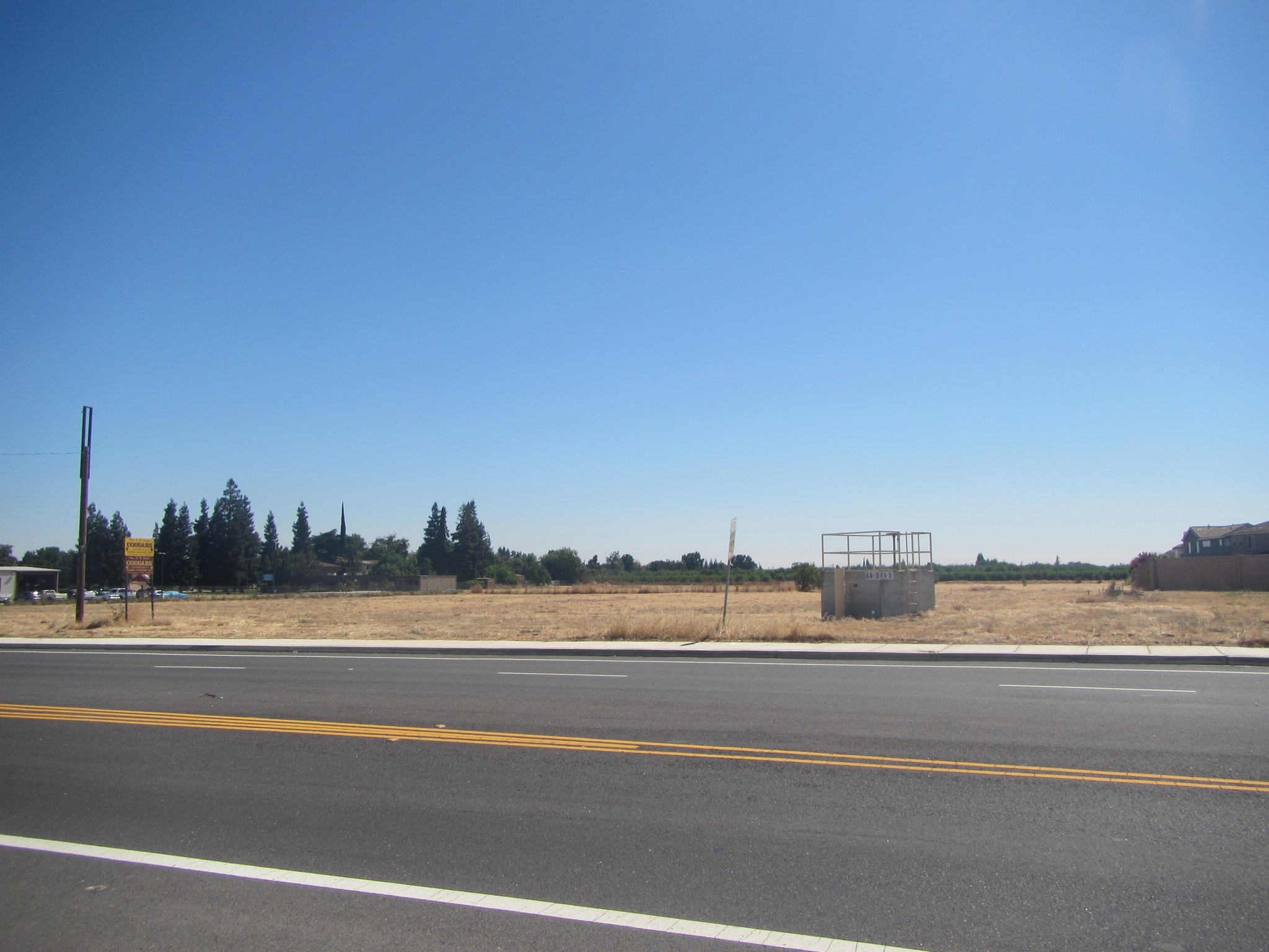 McHenry Ave, Escalon, CA for sale Primary Photo- Image 1 of 1