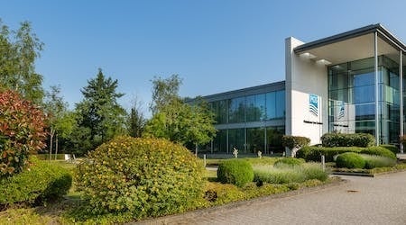 4 Brooklands, Weybridge for lease - Building Photo - Image 3 of 15