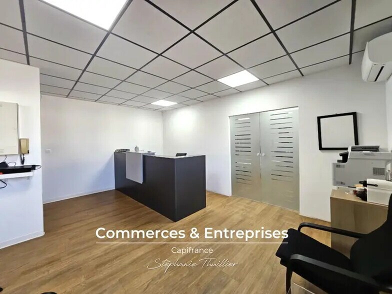 Office in Aix-en-Provence for lease - Building Photo - Image 3 of 12