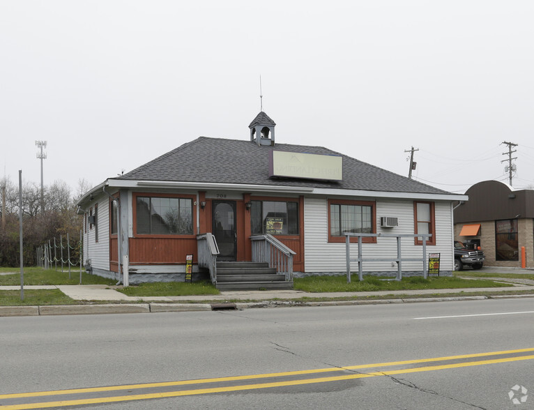 708 W Bay St, East Tawas, MI à vendre - Photo principale - Image 1 de 1