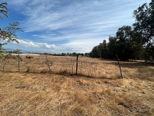 11139 Laurel Ave, Bloomington, CA à vendre - Autre - Image 2 de 5