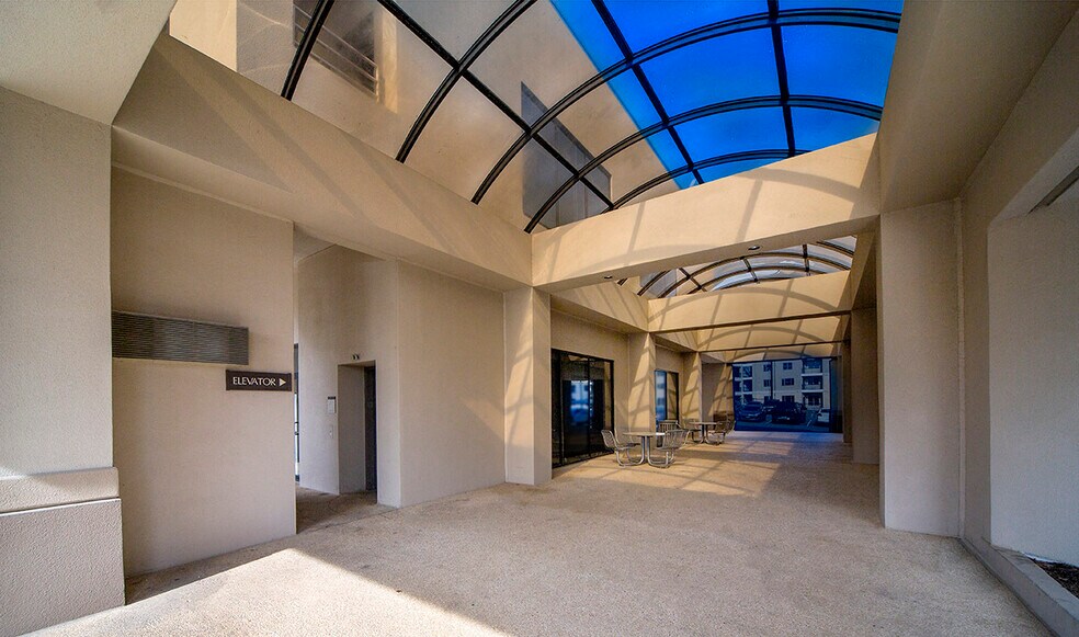 5282 Medical Dr, San Antonio, TX à louer - Photo intérieure - Image 3 de 4