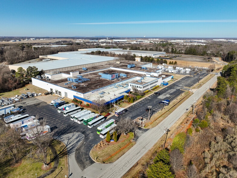 211 American Ave, Greensboro, NC for sale - Building Photo - Image 3 of 10