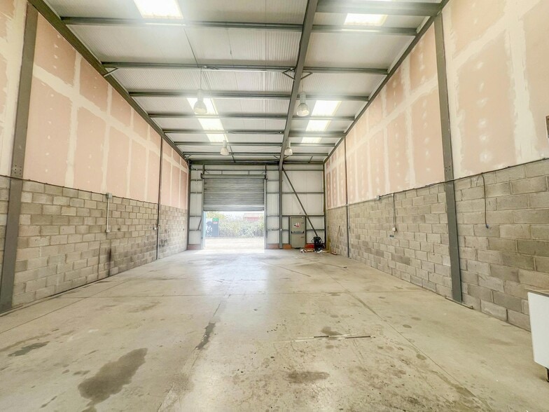 181 Triumph Way, Liverpool for lease - Building Photo - Image 2 of 4