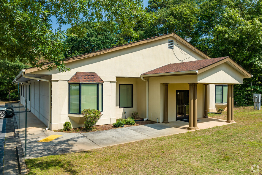 7446 Covington Hwy, Lithonia, GA for sale - Building Photo - Image 1 of 1