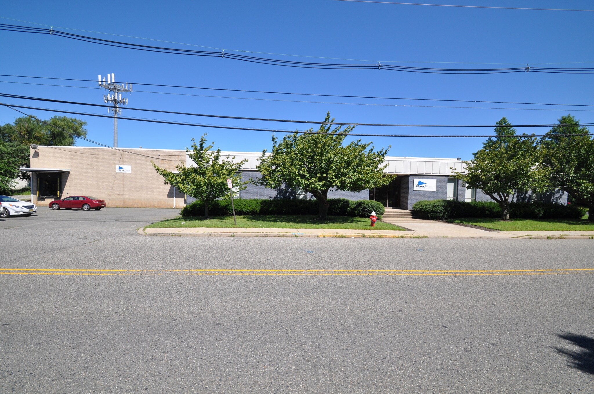 65 Commerce Rd, Carlstadt, NJ à louer Photo principale- Image 1 de 4