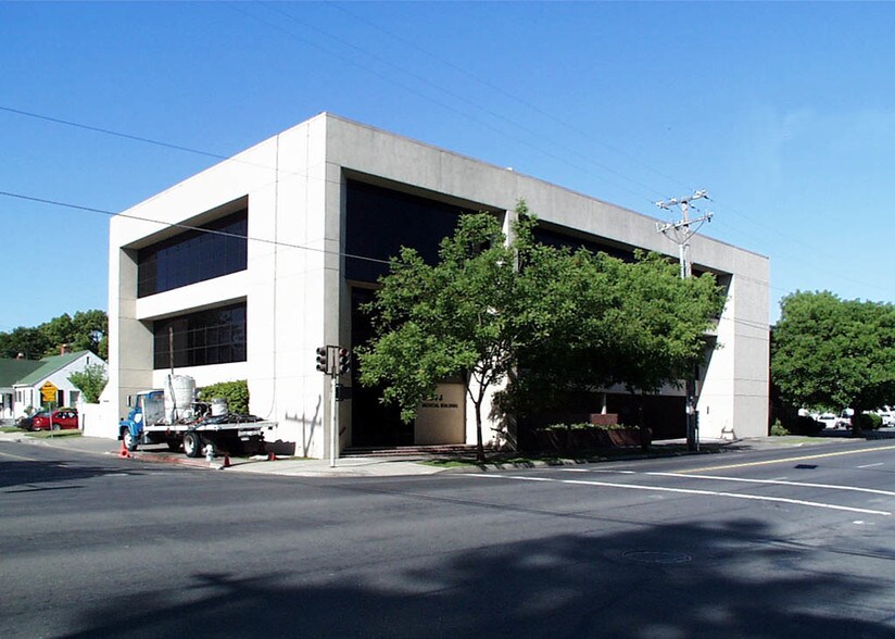 5030 J St, Sacramento, CA à louer - Photo du bâtiment - Image 2 de 10