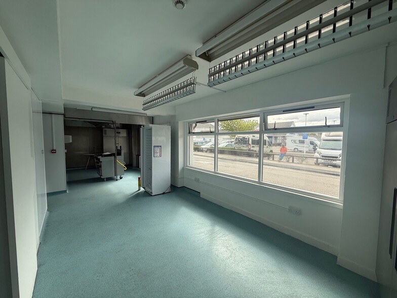 1-3 Latheron Ln, Ullapool for sale - Building Photo - Image 3 of 7