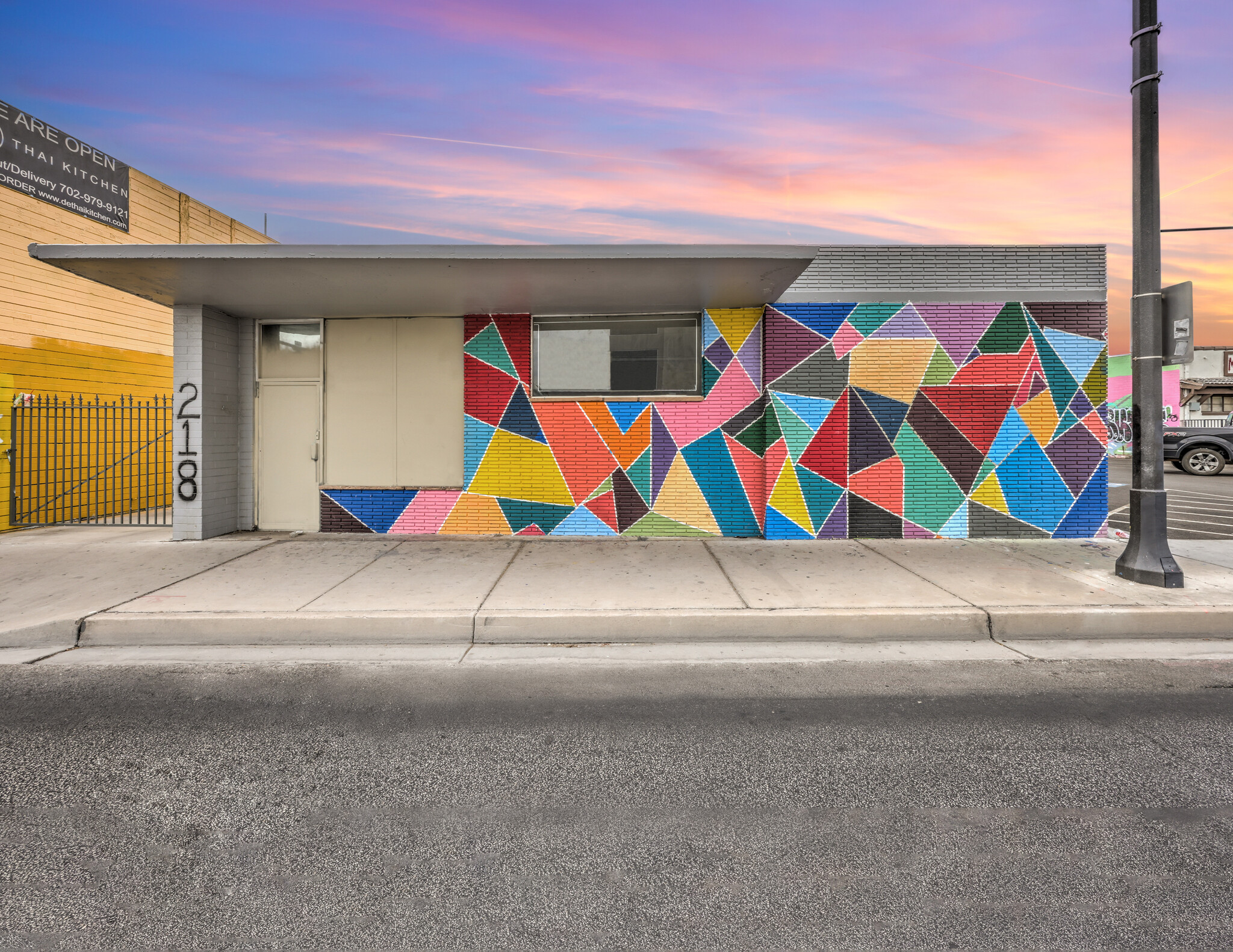 218 E Charleston Blvd, Las Vegas, NV for sale Building Photo- Image 1 of 1