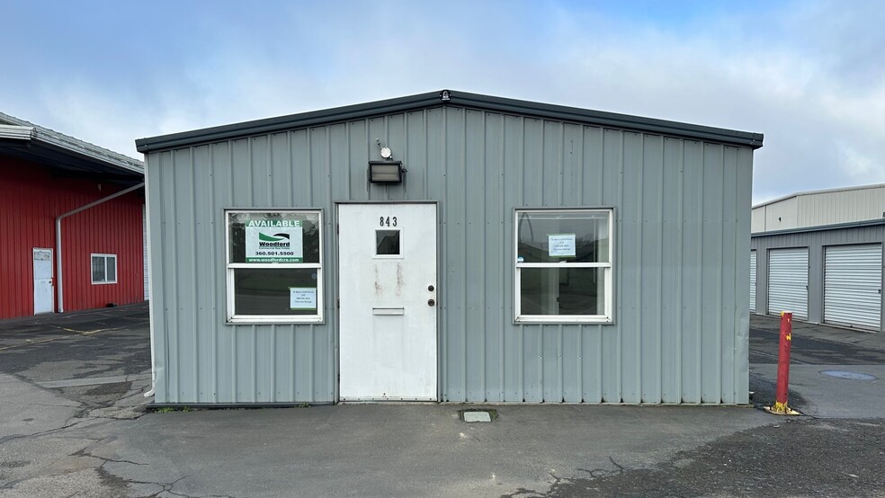 843 Washington Way, Longview, WA for lease - Building Photo - Image 1 of 8