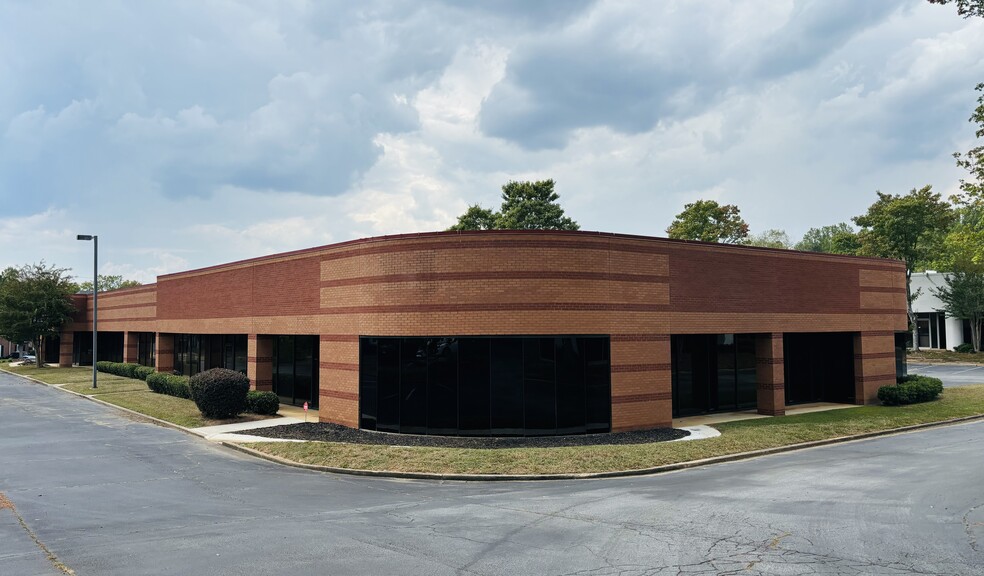 3850 Holcomb Bridge Rd, Norcross, GA for lease - Building Photo - Image 1 of 11