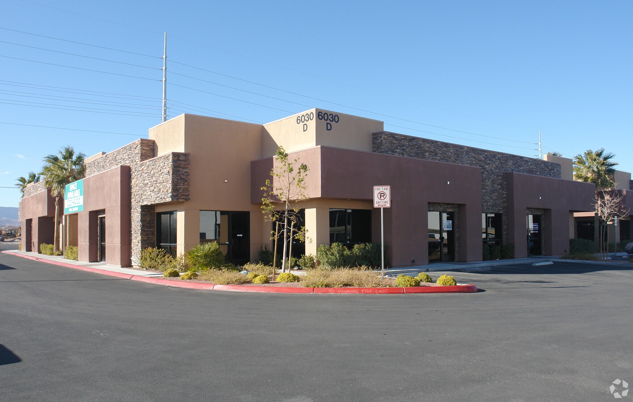 6030 S Rainbow Blvd, Las Vegas, NV à louer Photo principale- Image 1 de 34