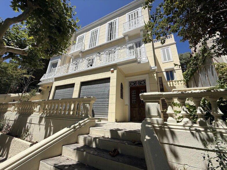 Bureau dans Marseille à vendre - Photo du bâtiment - Image 2 de 2