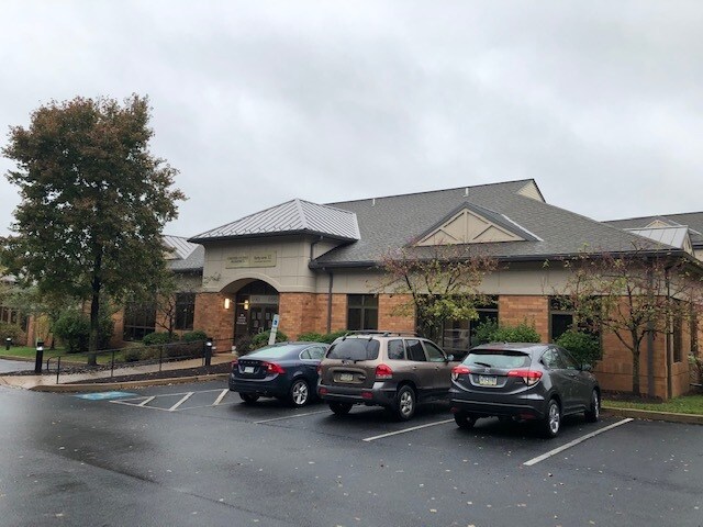 690-696 W Lincoln Hwy, Exton, PA à louer - Photo du bâtiment - Image 3 de 4