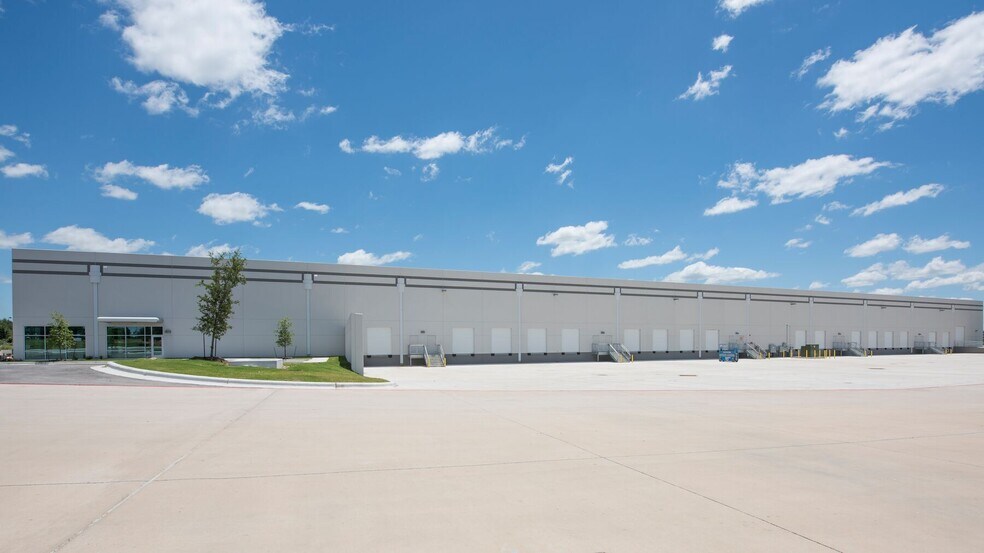 401 Center Ridge Dr, Austin, TX à louer - Photo du bâtiment - Image 2 de 5