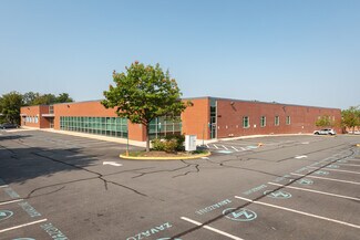 Plus de détails pour 45685 Oakbrook Ct, Sterling, VA - Local d'activités à louer