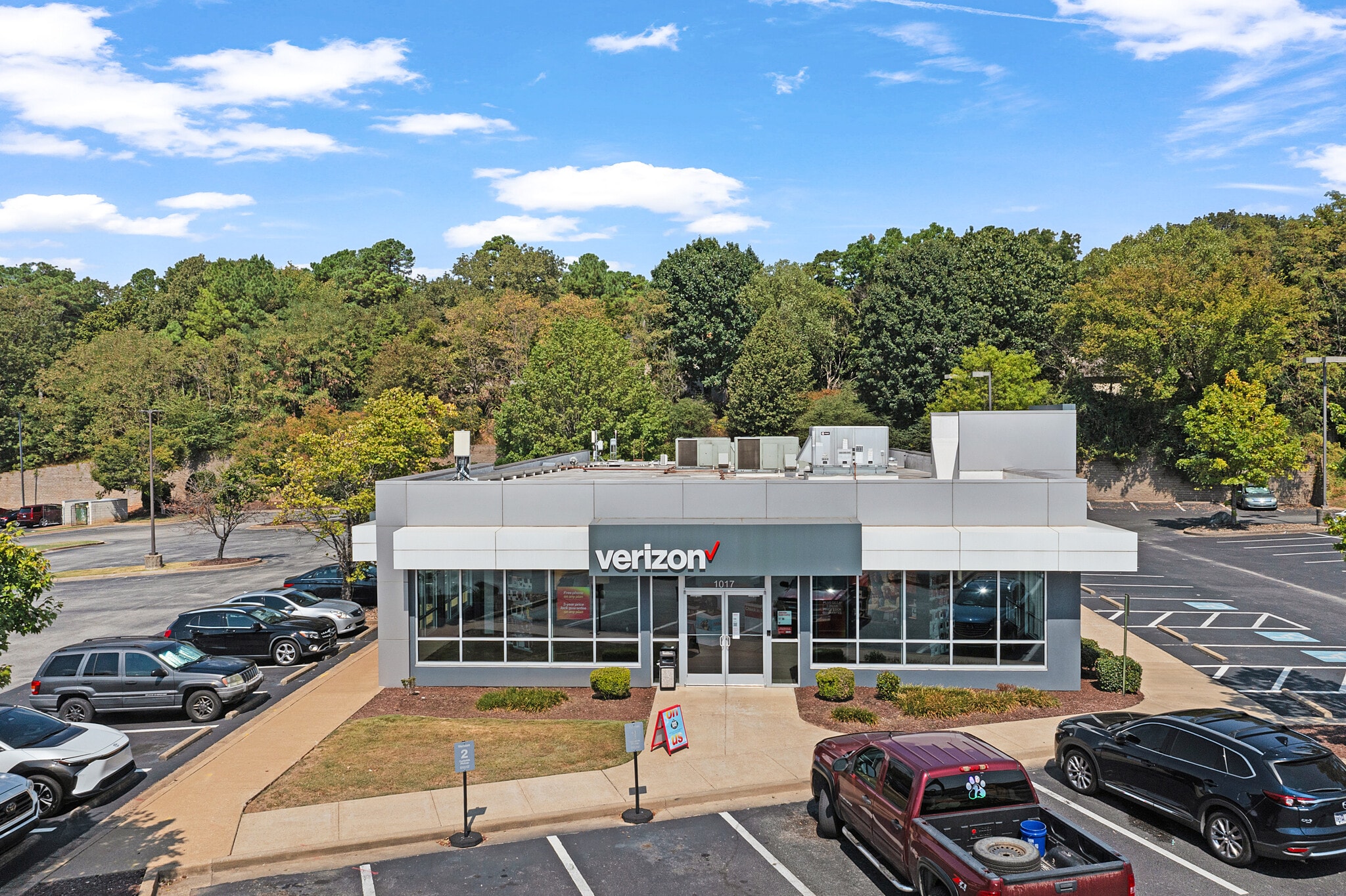 1017 Vann Dr, Jackson, TN à vendre Photo du bâtiment- Image 1 de 20