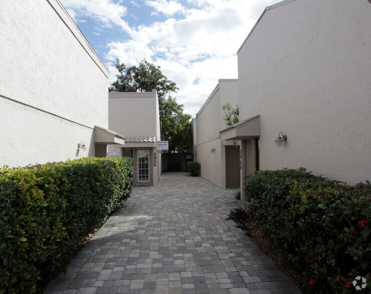 2945-2963 Bee Ridge Rd, Sarasota, FL à louer - Photo du bâtiment - Image 2 de 7