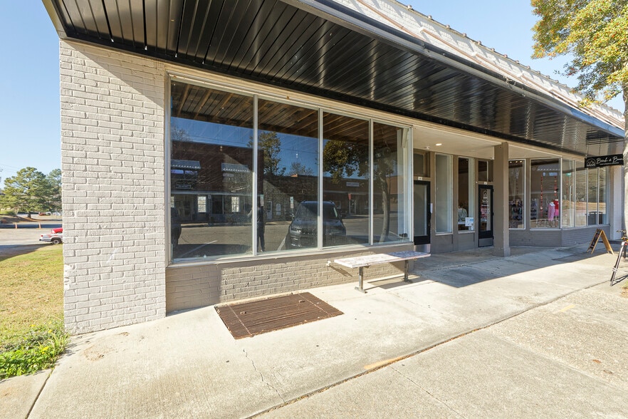 145-147 N Steele St, Sanford, NC for lease - Building Photo - Image 3 of 29