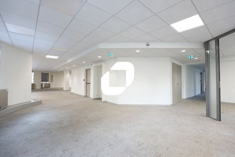 Bureau dans Lyon à vendre - Photo du bâtiment - Image 3 de 34