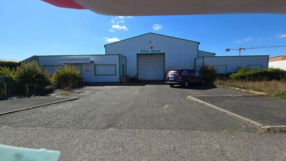 Local d'activités dans Dreux à vendre - Photo du bâtiment - Image 2 de 17