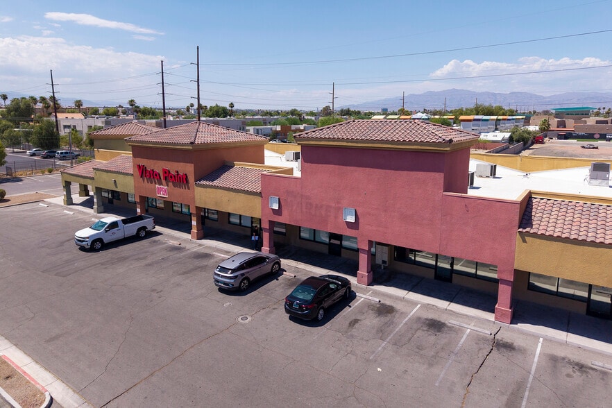 3010 E Bonanza Rd, Las Vegas, NV à louer - Photo du bâtiment - Image 3 de 9