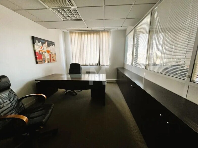 Office in Évry-Courcouronnes for lease - Interior Photo - Image 3 of 10