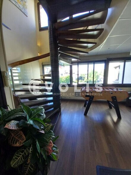 80 Rue Pierre Sémard, Châtillon for lease - Interior Photo - Image 2 of 23