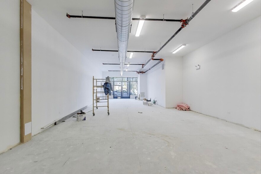 1619 W Lawrence Ave, Chicago, IL for lease - Interior Photo - Image 2 of 4