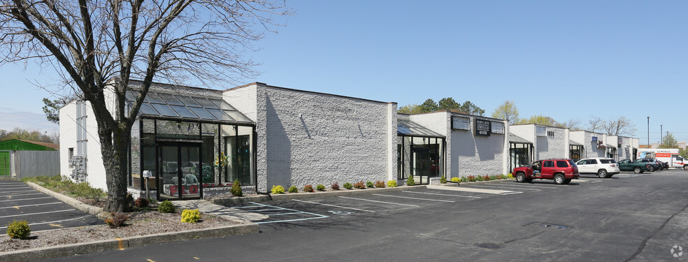 1930 Veterans Memorial Hwy, Islandia, NY for sale - Primary Photo - Image 1 of 1