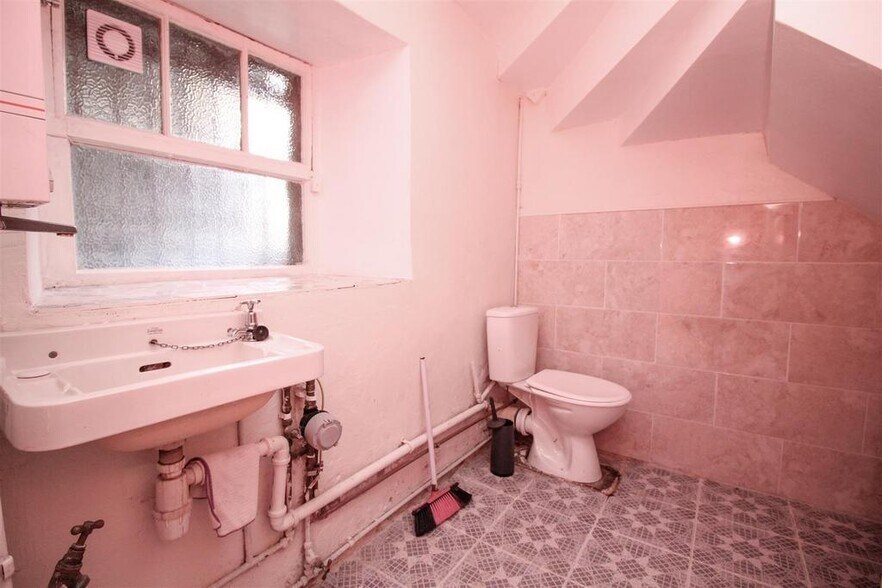 12 Baker St, Hawick à vendre - Photo du bâtiment - Image 3 de 9