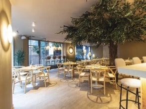 Retail in Madrid, Madrid for lease Interior Photo- Image 2 of 8