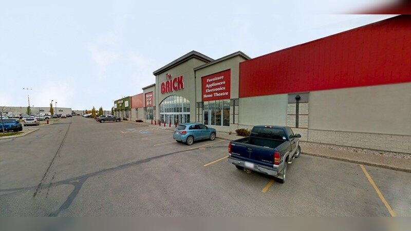 11345 104 Av, Grande Prairie, AB à louer - Photo du bâtiment - Image 2 de 2