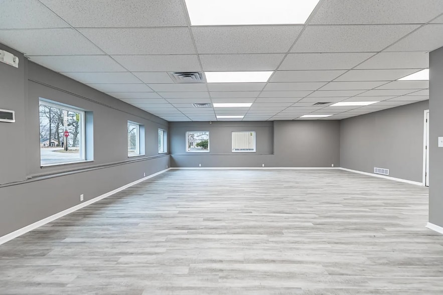 13501 Morse St, Cedar Lake, IN for lease - Interior Photo - Image 2 of 14