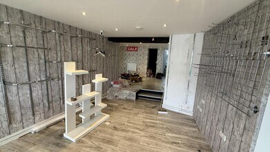 34 Middle St, Brixham for lease Interior Photo- Image 2 of 3