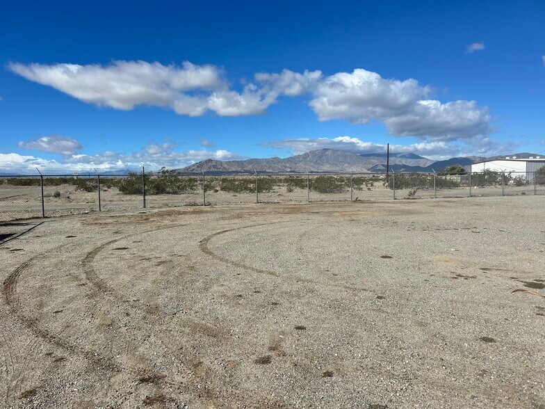 2240 Cleveland Ave, Thermal, CA for sale - Building Photo - Image 2 of 11