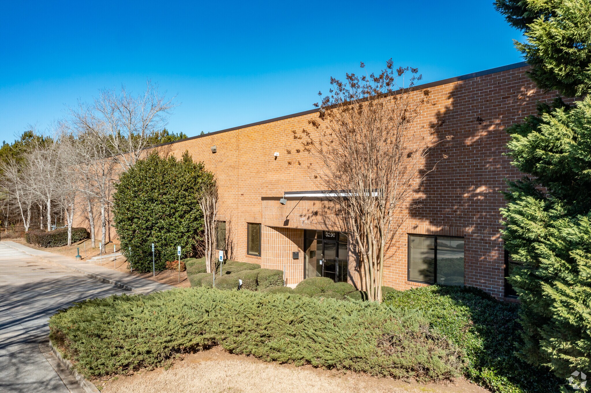 3245 Colonial Pky, Decatur, GA for lease Primary Photo- Image 1 of 8