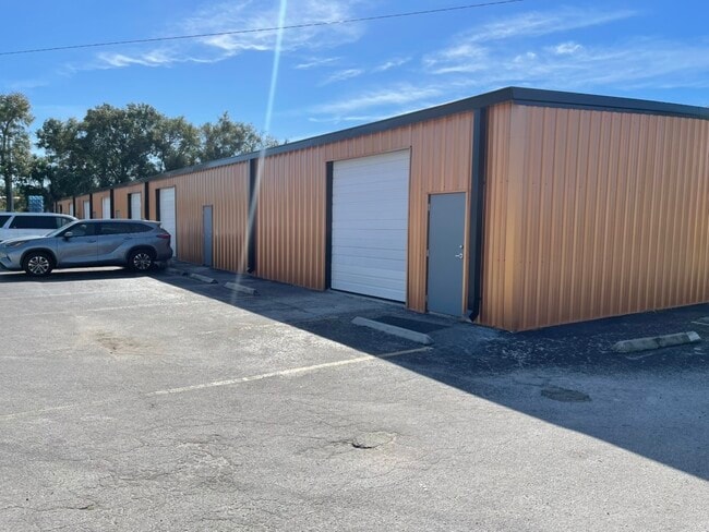 Plus de détails pour 700 S Milwee St, Longwood, FL - Industriel à louer