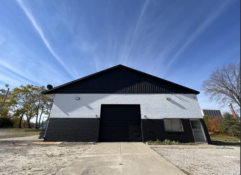 220 S Larch St, Lansing, MI à louer - Photo du bâtiment - Image 2 de 5