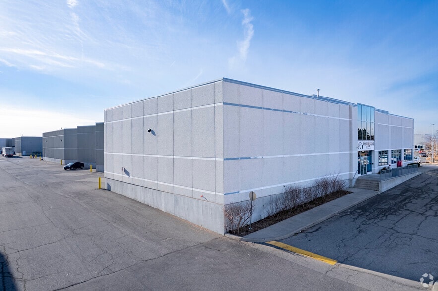 3450 Ridgeway Dr, Mississauga, ON for lease - Building Photo - Image 3 of 6