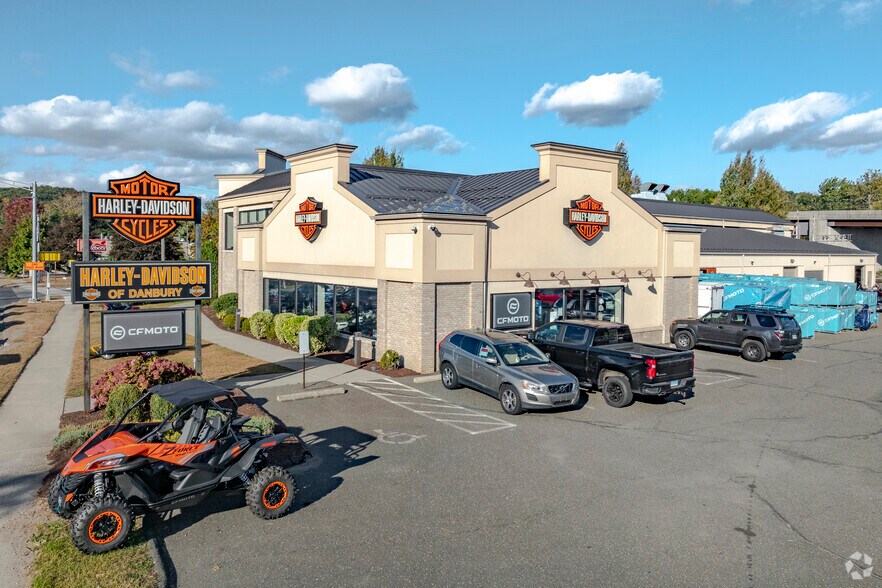 Hot Retail, Harley-Davidson Dealership portefeuille de 2 propriétés à vendre sur LoopNet.ca - Photo du bâtiment - Image 3 de 22