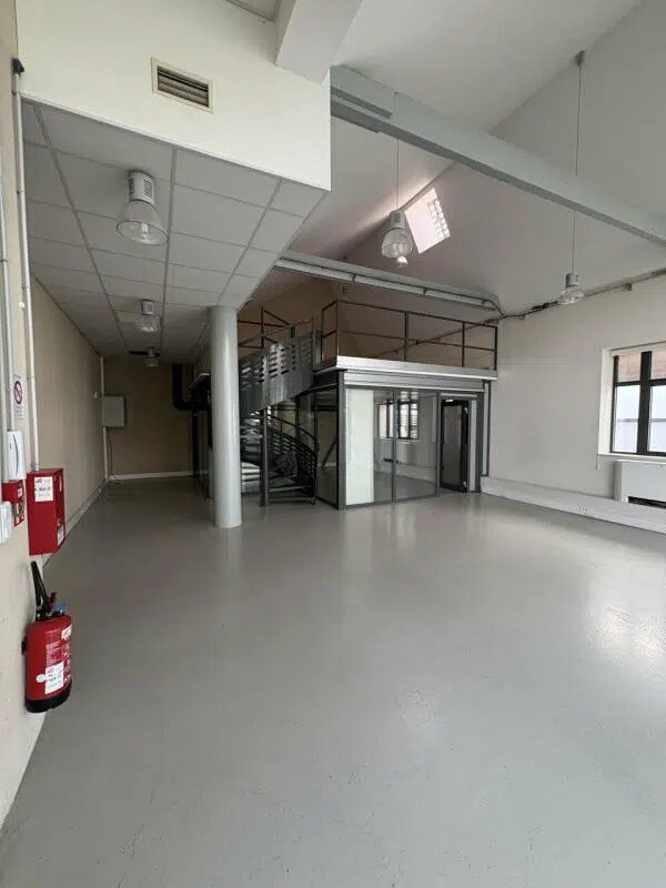 Office in Lyon for lease Building Photo- Image 1 of 13